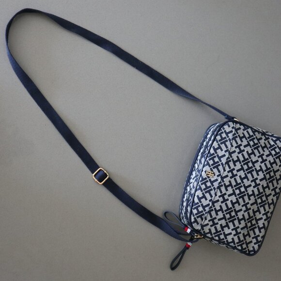 Tommy Hilfiger Crossbody Fabric Bag - Picture 11 of 13